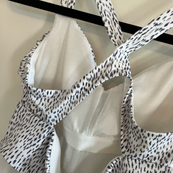 Lululemon Athletica Crossover Top with Built-in Bra - Picture 3 of 4